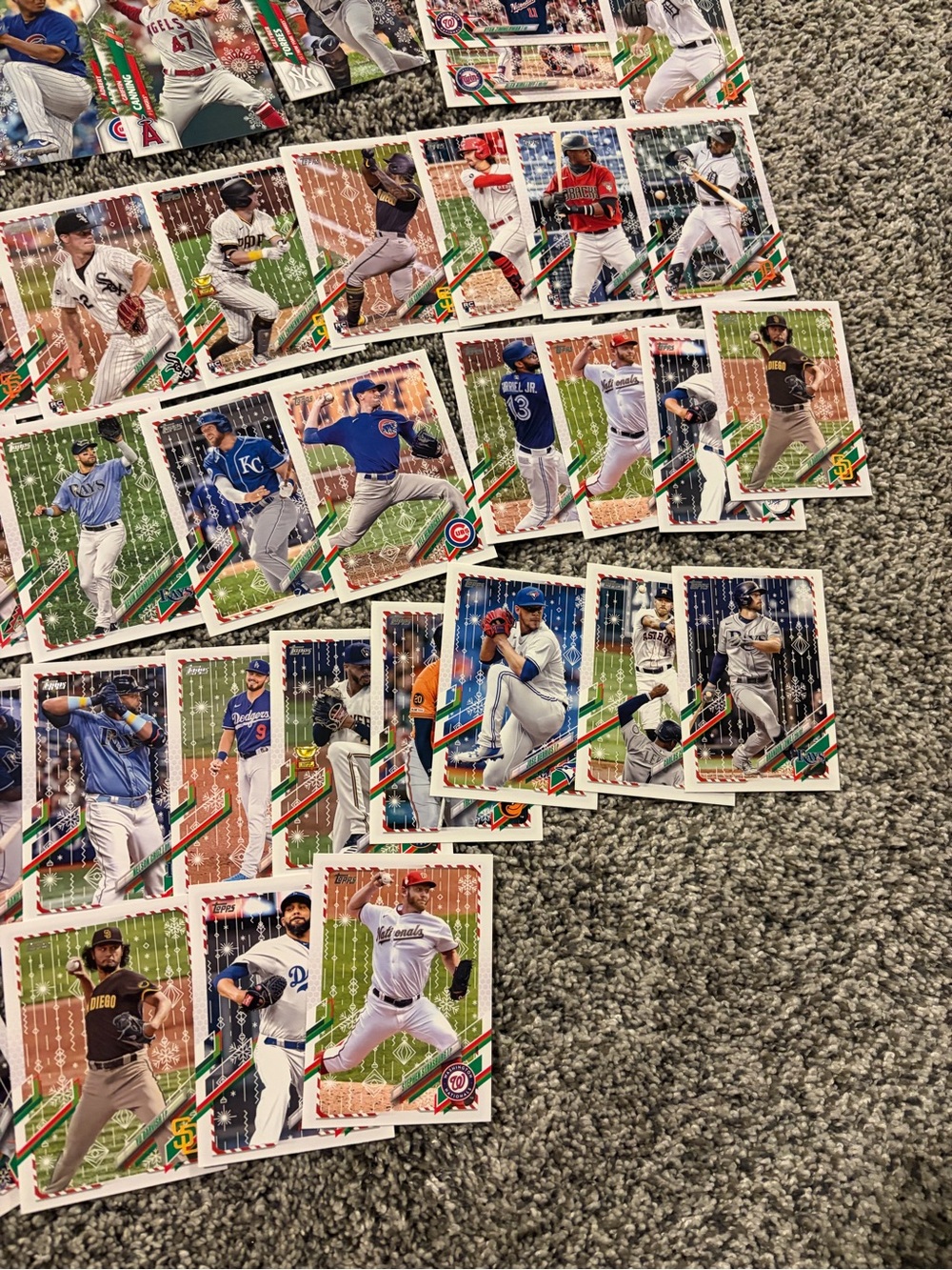 Lot of 89 - Topps 2021-2026 mixed years baseball cards with rookies - Picture 3 of 11